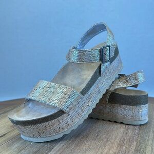 Women's Dirty Laundry Palms Snake Beige and Silver Platform Casual Sandal
